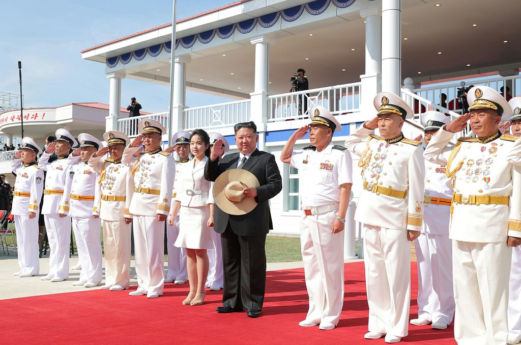 Vigorous Advance and Development of Revolution in Warship-building Industry and Modernization of Naval Forces in New Era Ceremony of Launching Destroyer of KPA Navy Takes Place with Splendour - Image 6