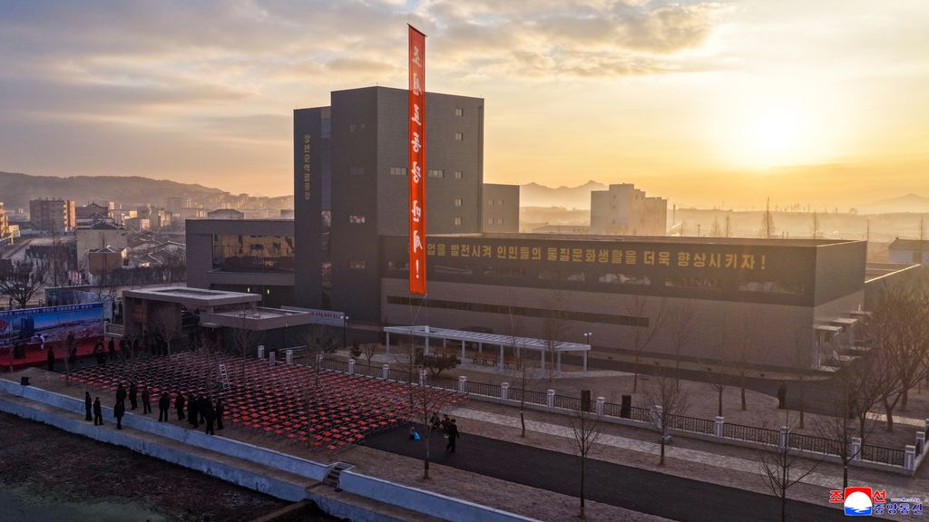 Today's News - Image 214