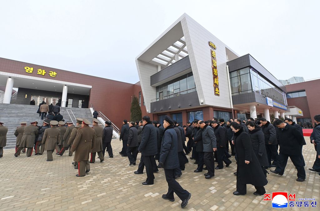 Today's News - Image 90