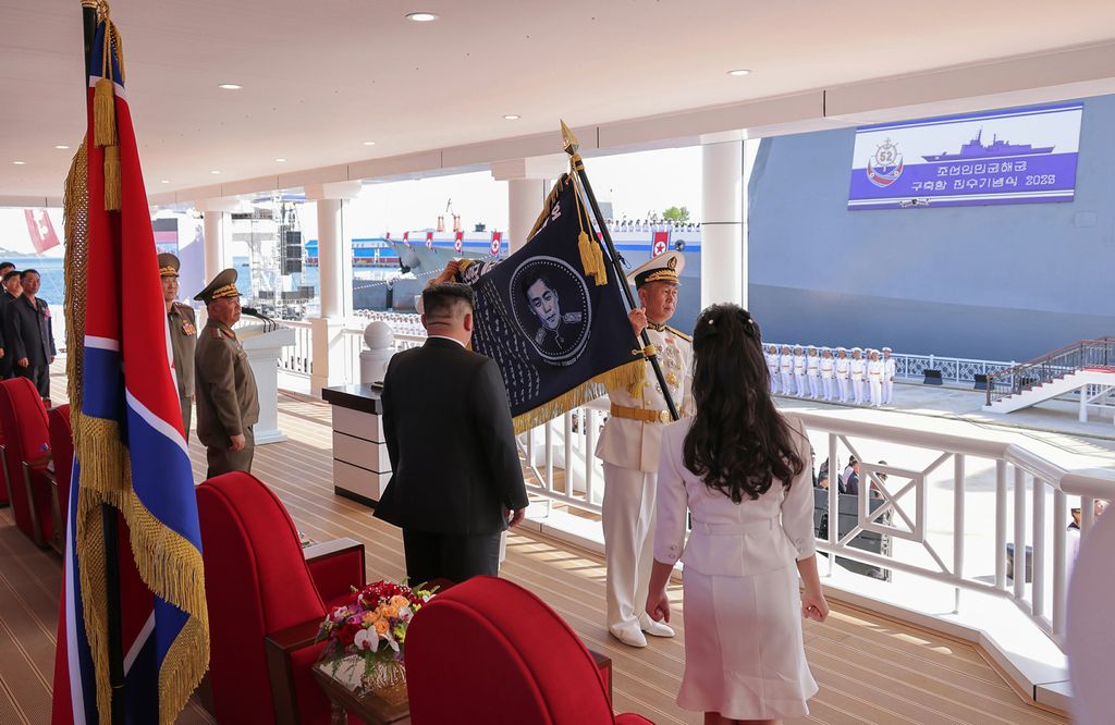 Vigorous Advance and Development of Revolution in Warship-building Industry and Modernization of Naval Forces in New Era Ceremony of Launching Destroyer of KPA Navy Takes Place with Splendour - Image 13