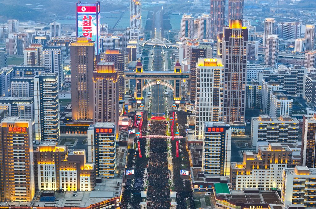 Another Spectacular Appearance Symbolic of New Heyday of Pyongyang Construction and Efflorescence of Pyongyang CultureInauguration Ceremony of 10 000 Flats at Third Stage in Hwasong Area Takes Place with Splendour - Image 41