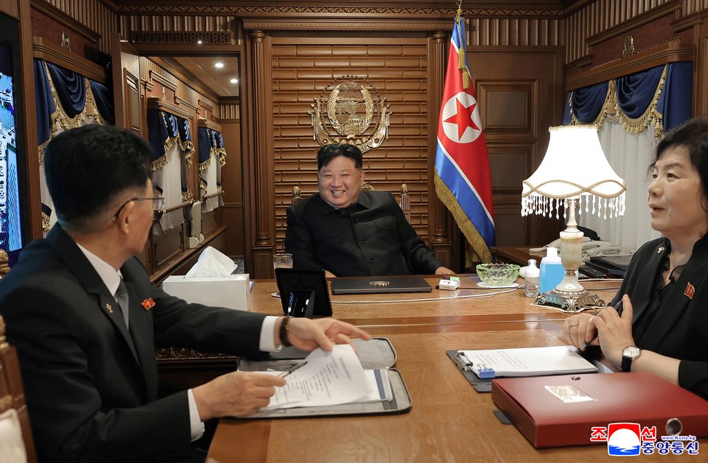 RespectedComrade Kim Jong Un leaves for China