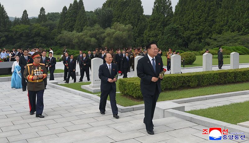 Wreaths laid at Patriotic Martyrs Cemetery