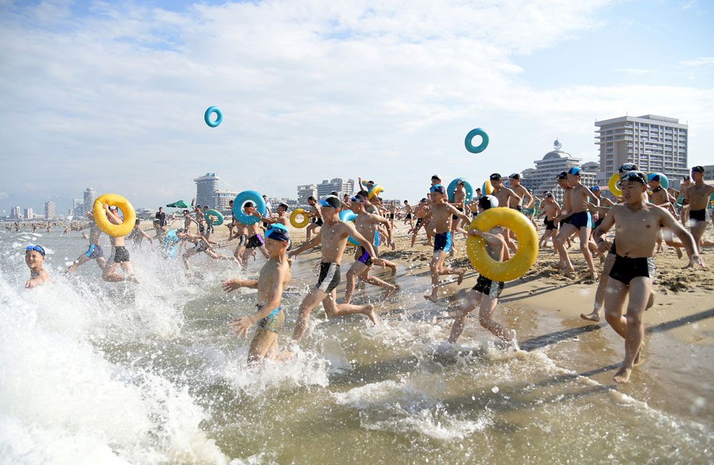 Students of Revolutionary Schools Spend Enjoyable Days in Wonsan Kalma Coastal Tourist Area - Image 3