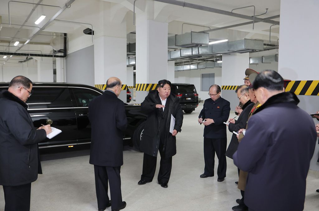 Respected Comrade Kim Jong Un Visits Completed Pyongyang General Hospital - Image 8