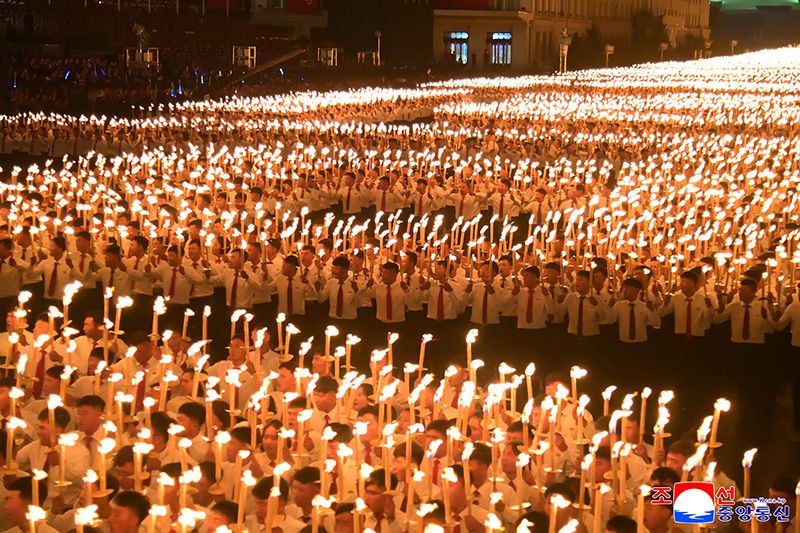 Public and torchlight processions climax celebrations of 80th founding anniversary of WPK - Image 22