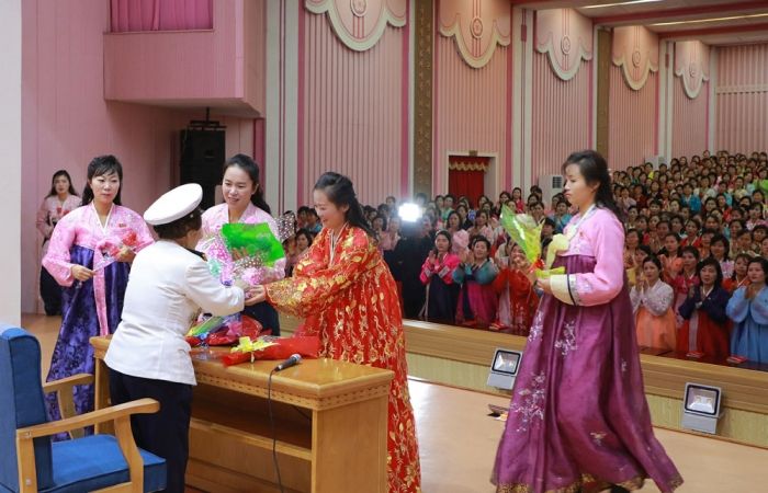 Working People’s Organizations Hold Meetings with DPRK Heroes and War Veteran - Image 2