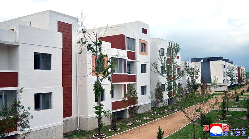 Farmers in Kangwon Province of DPRK Move into New Houses - Image 3