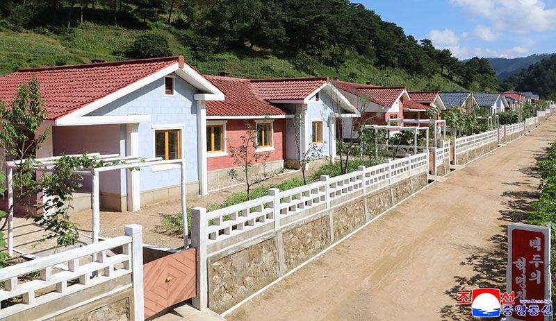 New houses built in Usi County of Jagang Province - Image 3