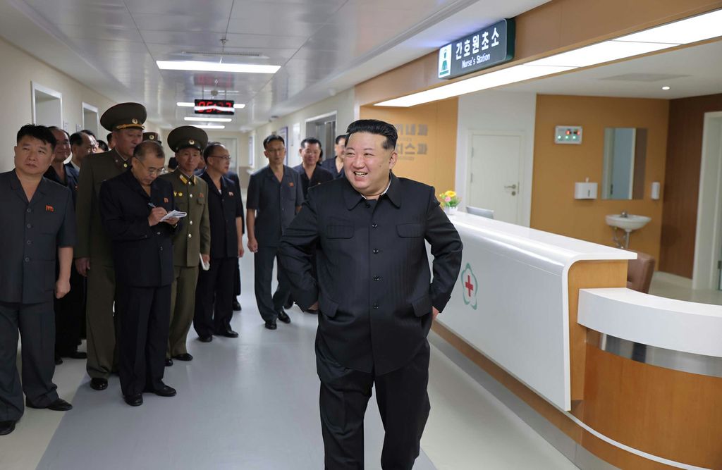 Respected Comrade Kim Jong Un Visits Pyongyang General Hospital Nearing Inauguration - Image 5