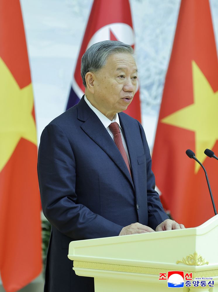 RespectedComrade Kim Jong Un has talks with General Secretary of Central Committee of Communist Party of Vietnam - Image 7