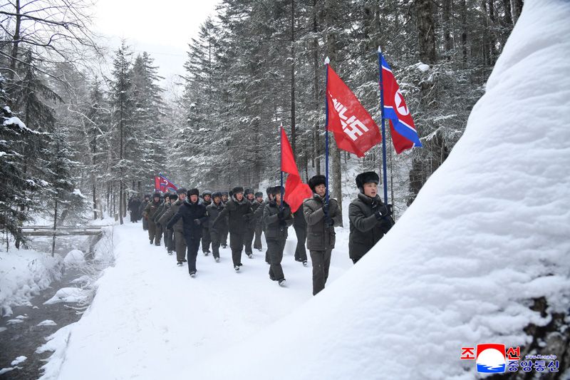 Young study tourists of revolutionary battle sites in Mt Paektu area visit Paektusan Secret Camp
