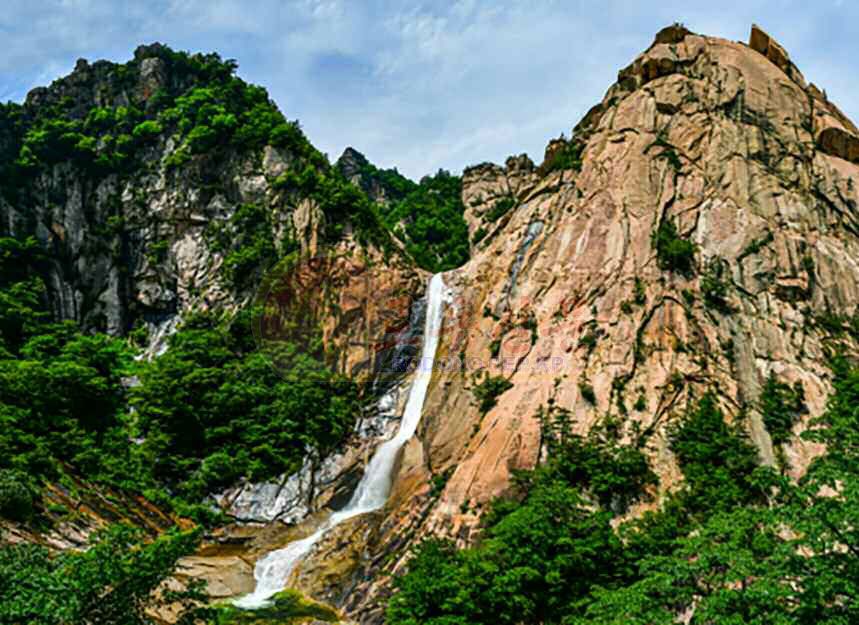 Celebrated Mountain with Unique Natural Scenery