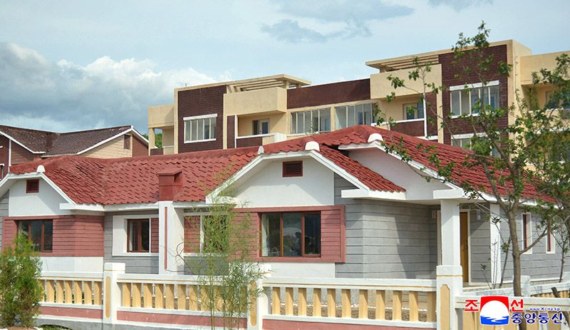 New villages built in Kosong County of Kangwon Province