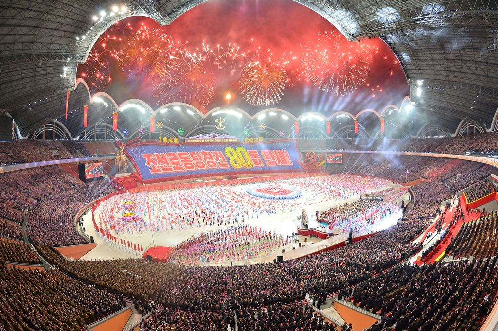 Grand Mass Gymnastics and Artistic Performance for Celebrating WPK Founding Anniversary Given in DPRK - Image 12