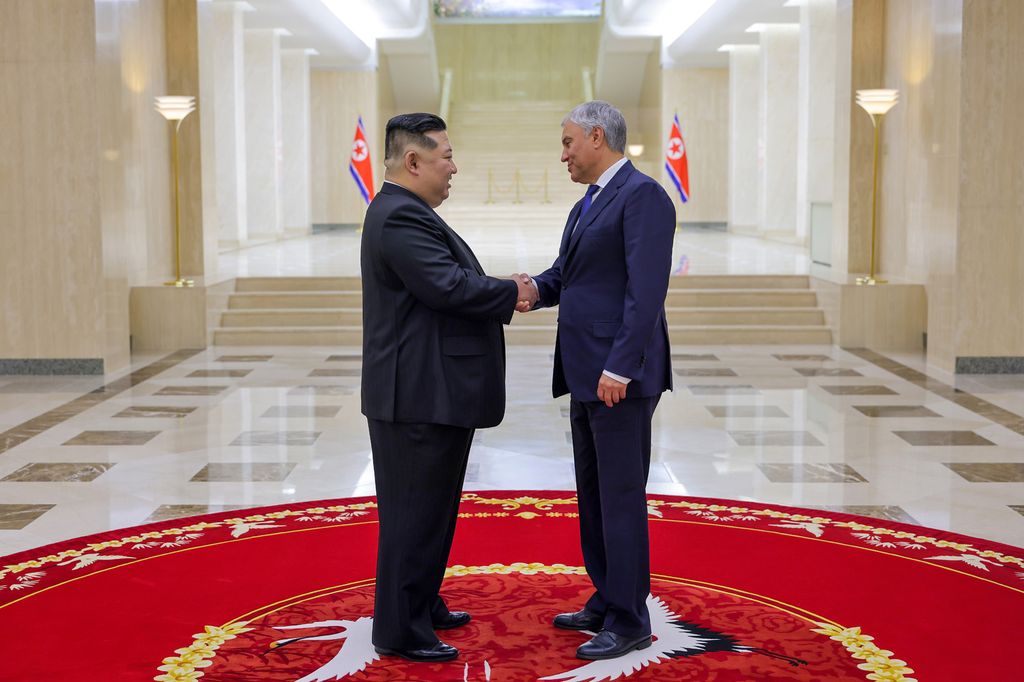 Respected Comrade Kim Jong Un Meets Speaker of State Duma of Russian Federation - Image 2