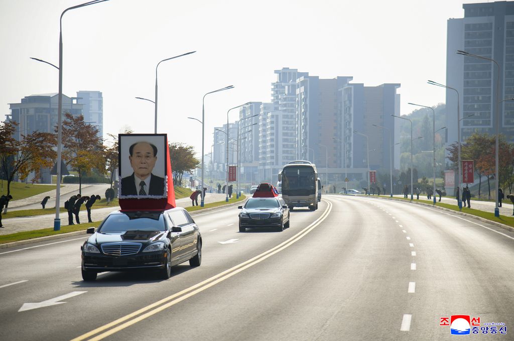 Funeral for late Kim Yong Nam held - Image 2