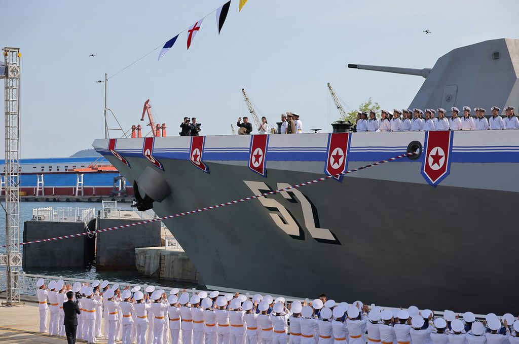 Vigorous Advance and Development of Revolution in Warship-building Industry and Modernization of Naval Forces in New Era Ceremony of Launching Destroyer of KPA Navy Takes Place with Splendour - Image 22