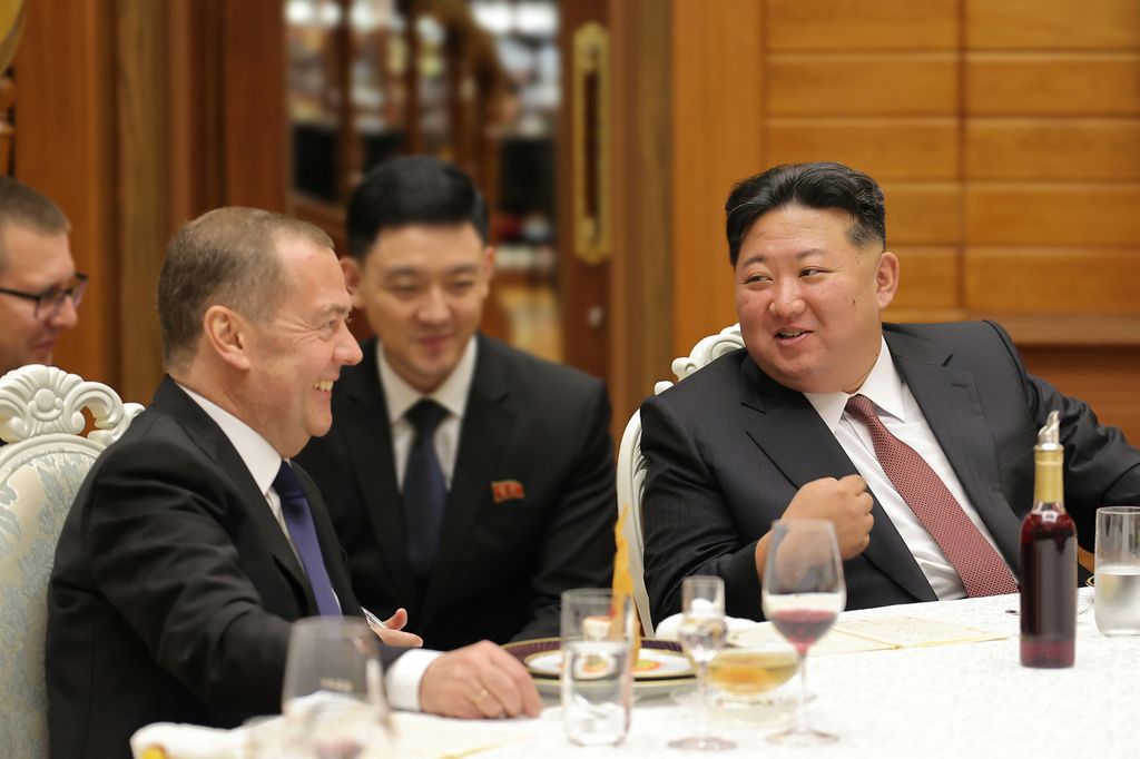 Respected Comrade Kim Jong Un Meets President of United Russia Party - Image 10