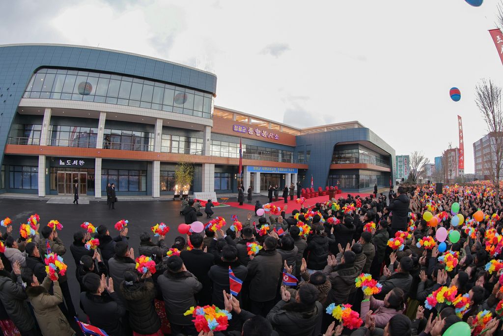 Regional-industry Factories and Leisure Complex Inaugurated with Splendour in Jongphyong County