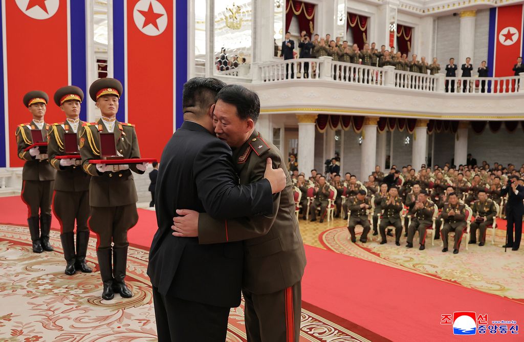 Highest glory to representatives of great honour of DPRK, admirable sonsCeremony of awarding state commendations to commanding officers and combatants of KPA overseas operation units takes place - Image 4