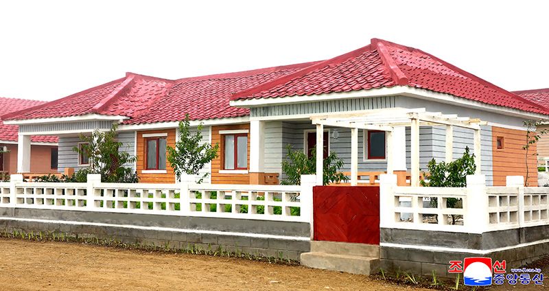 Farmers of Wolmyong Farm move into new houses - Image 5
