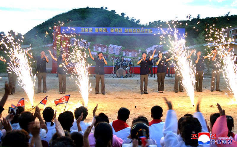 New villages built in Kosong County of Kangwon Province - Image 9