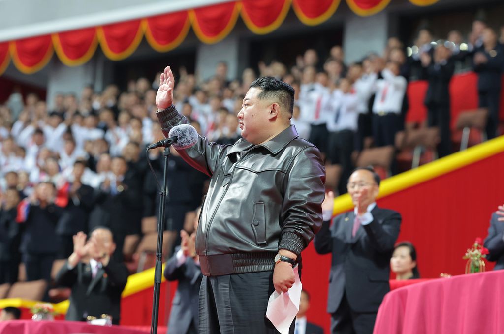 Respected Comrade Kim Jong Un Enjoys Grand Mass Gymnastics and Artistic Performance