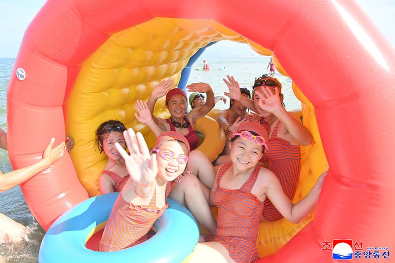 Students of revolutionary schools spend enjoyable days in Wonsan Kalma Coastal Tourist Area - Image 24