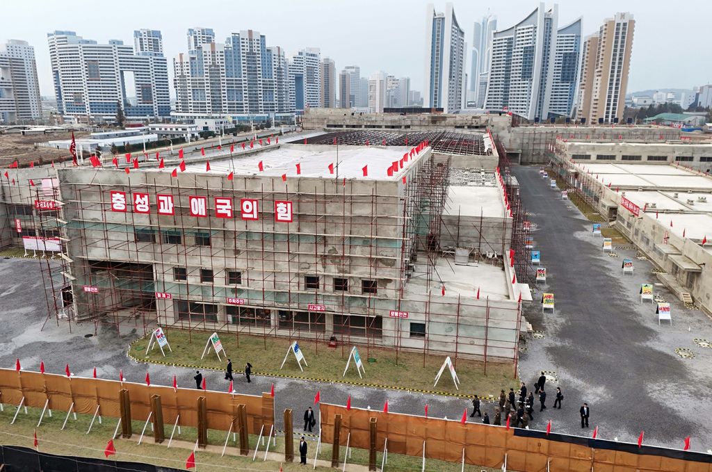 Respected Comrade Kim Jong Un Gives Field Guidance at School Things Factory and School Fixtures Factory under Construction - Image 9