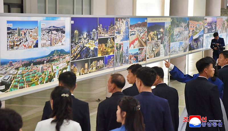 Photo exhibition opens - Image 5