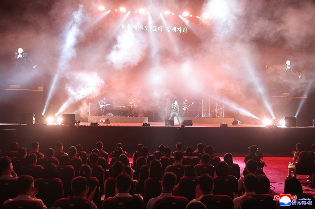 Russian artistes give artistic performance - Image 16