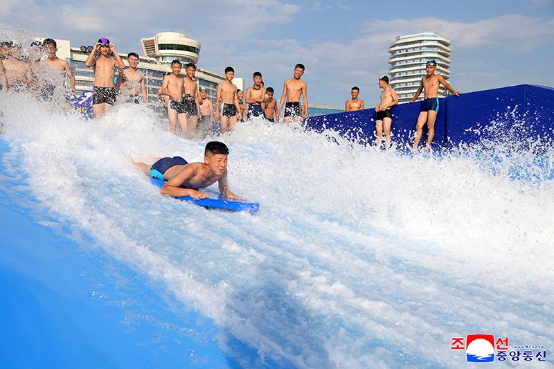 Students of revolutionary schools spend enjoyable days in Wonsan Kalma Coastal Tourist Area - Image 33