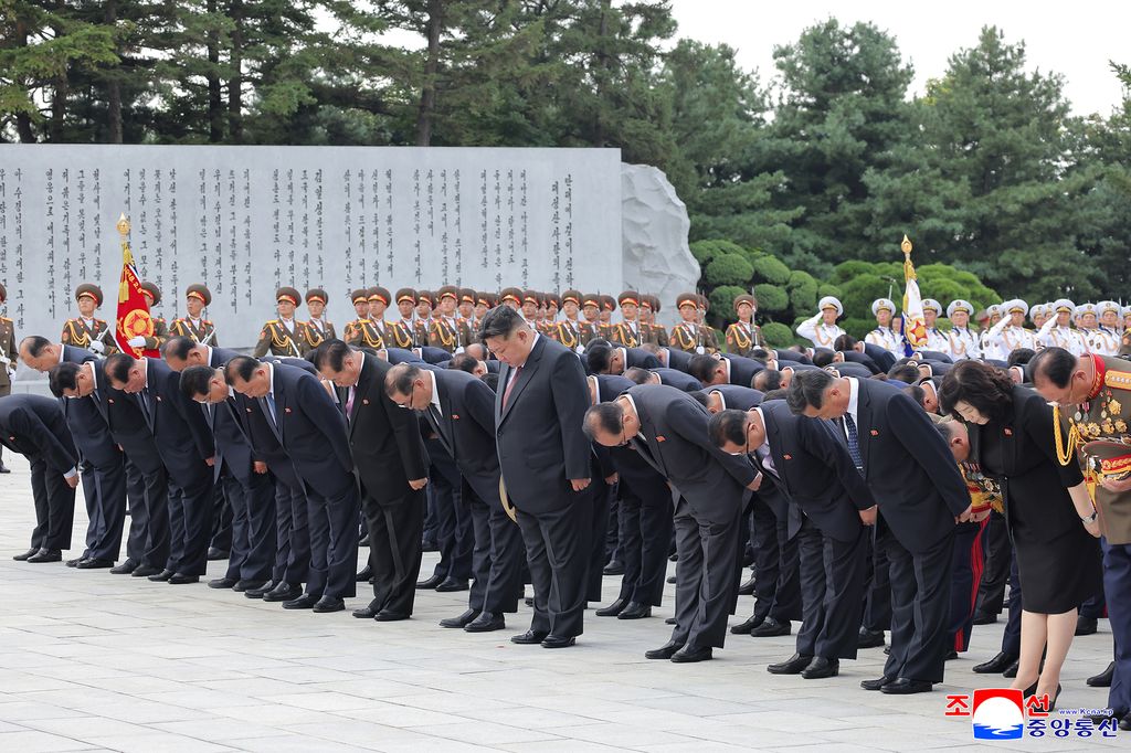 RespectedComrade Kim Jong Un visits Revolutionary Martyrs Cemetery on Mt Taesong - Image 3