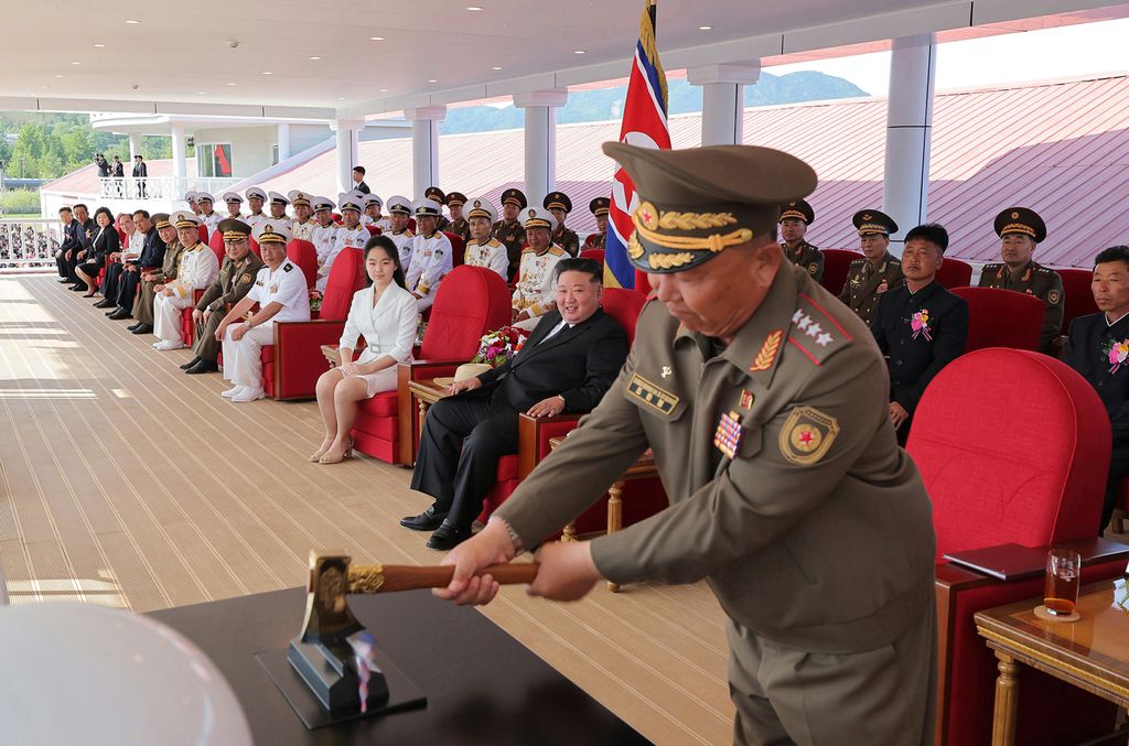 Vigorous Advance and Development of Revolution in Warship-building Industry and Modernization of Naval Forces in New Era Ceremony of Launching Destroyer of KPA Navy Takes Place with Splendour - Image 2