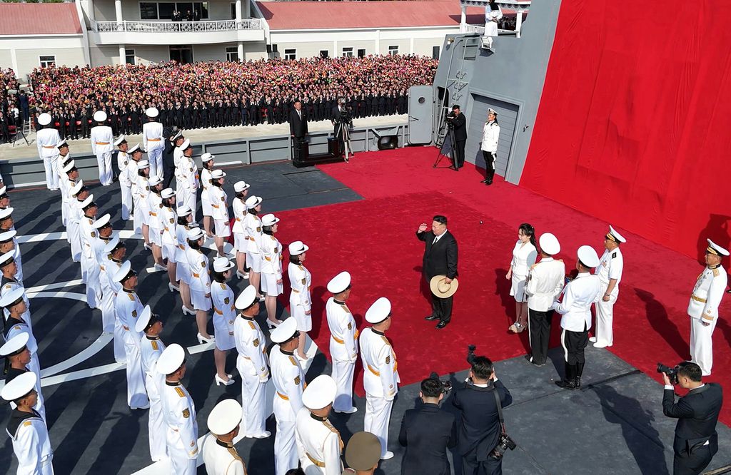 Vigorous Advance and Development of Revolution in Warship-building Industry and Modernization of Naval Forces in New Era Ceremony of Launching Destroyer of KPA Navy Takes Place with Splendour - Image 24