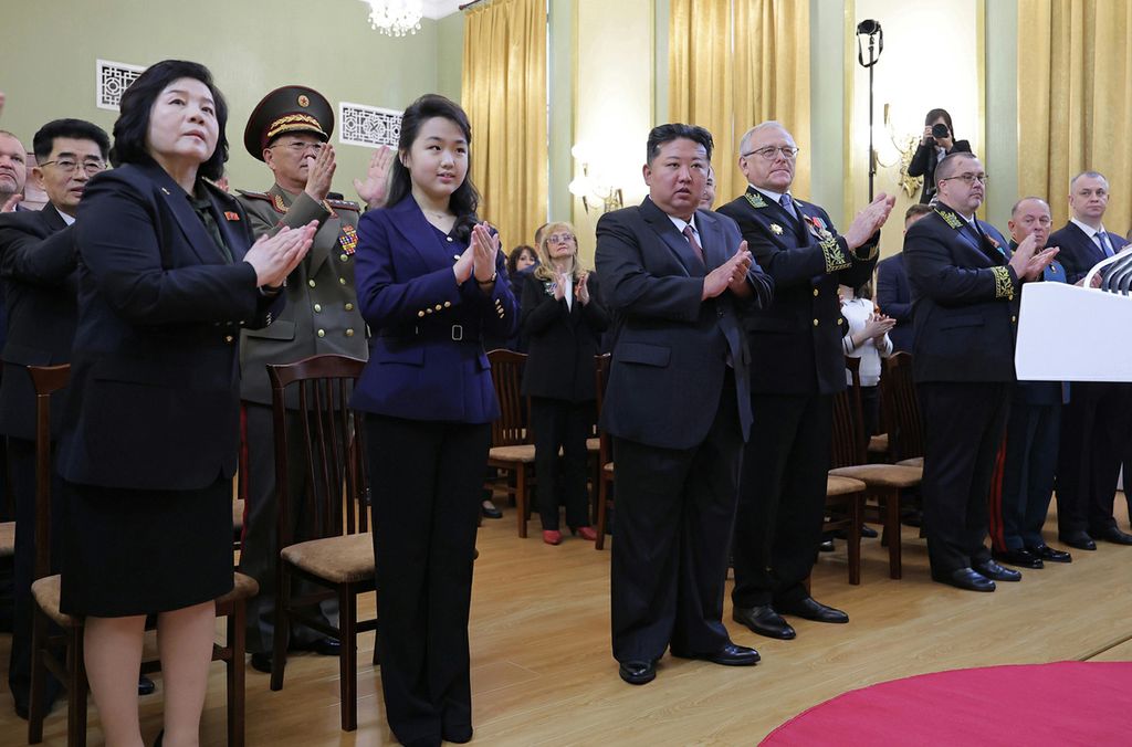 Respected Comrade Kim Jong Un Pays Congratulatory Visit to Russian Embassy in Pyongyang to Mark Russia’s Great V-Day - Image 8