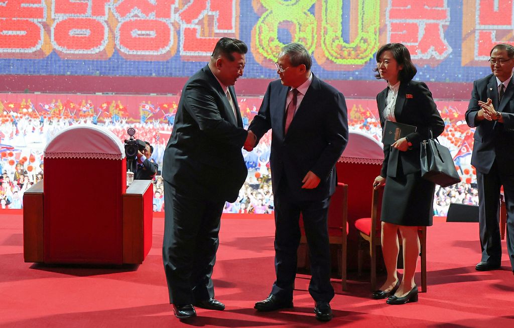 Grand Mass Gymnastics and Artistic Performance for Celebrating WPK Founding Anniversary Given in DPRK - Image 4
