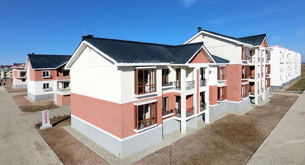 Farmers of Kumdae Farm in DPRK Move into New Houses