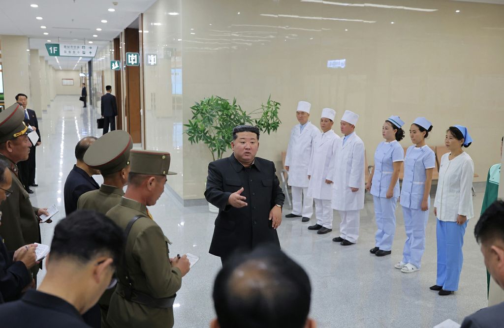 Respected Comrade Kim Jong Un Visits Pyongyang General Hospital Nearing Inauguration - Image 21