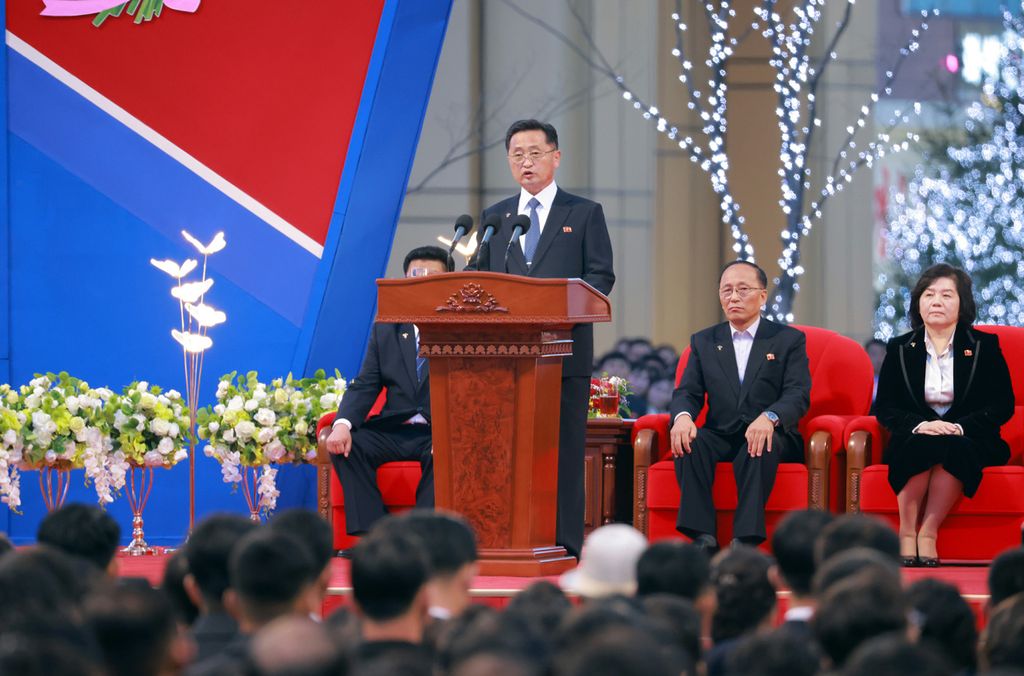 Another Spectacular Appearance Symbolic of New Heyday of Pyongyang Construction and Efflorescence of Pyongyang CultureInauguration Ceremony of 10 000 Flats at Third Stage in Hwasong Area Takes Place with Splendour - Image 9