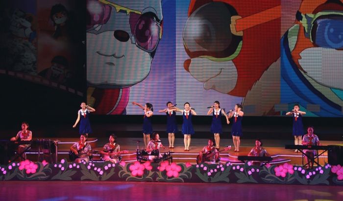 Schoolchildren’s New Year Performance Continues in DPRK