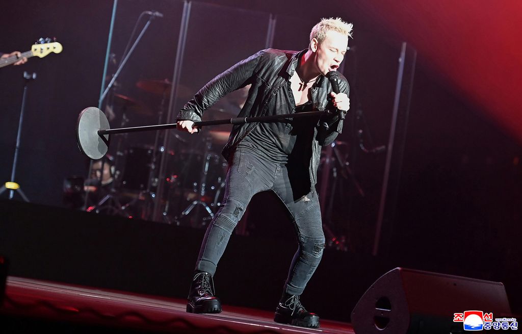 Russian artistes give artistic performance - Image 7