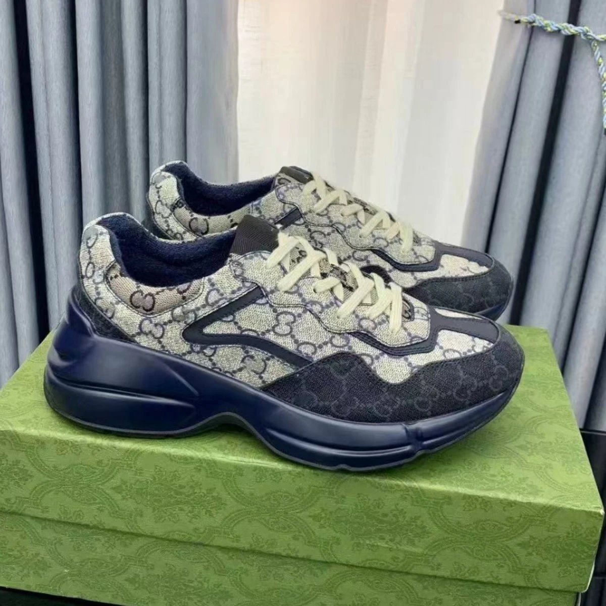 Gucci GG Supreme