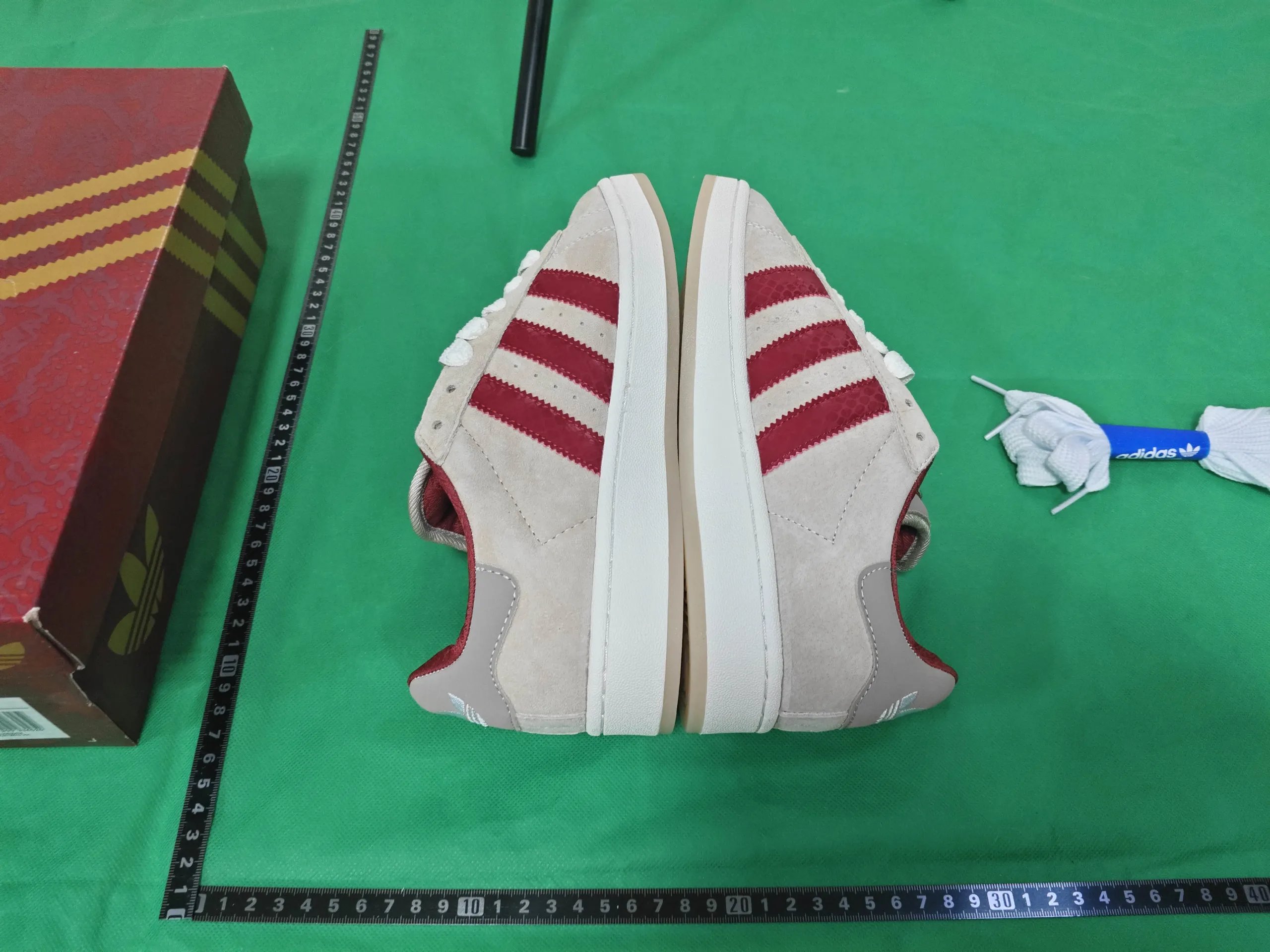 Adidas Campus 00s