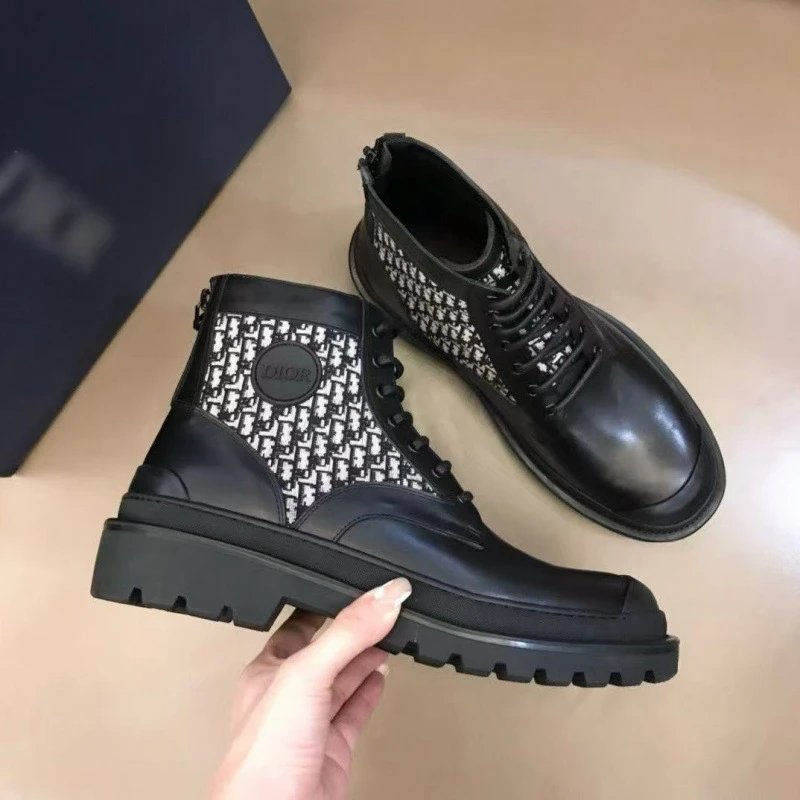 Dior Explorer