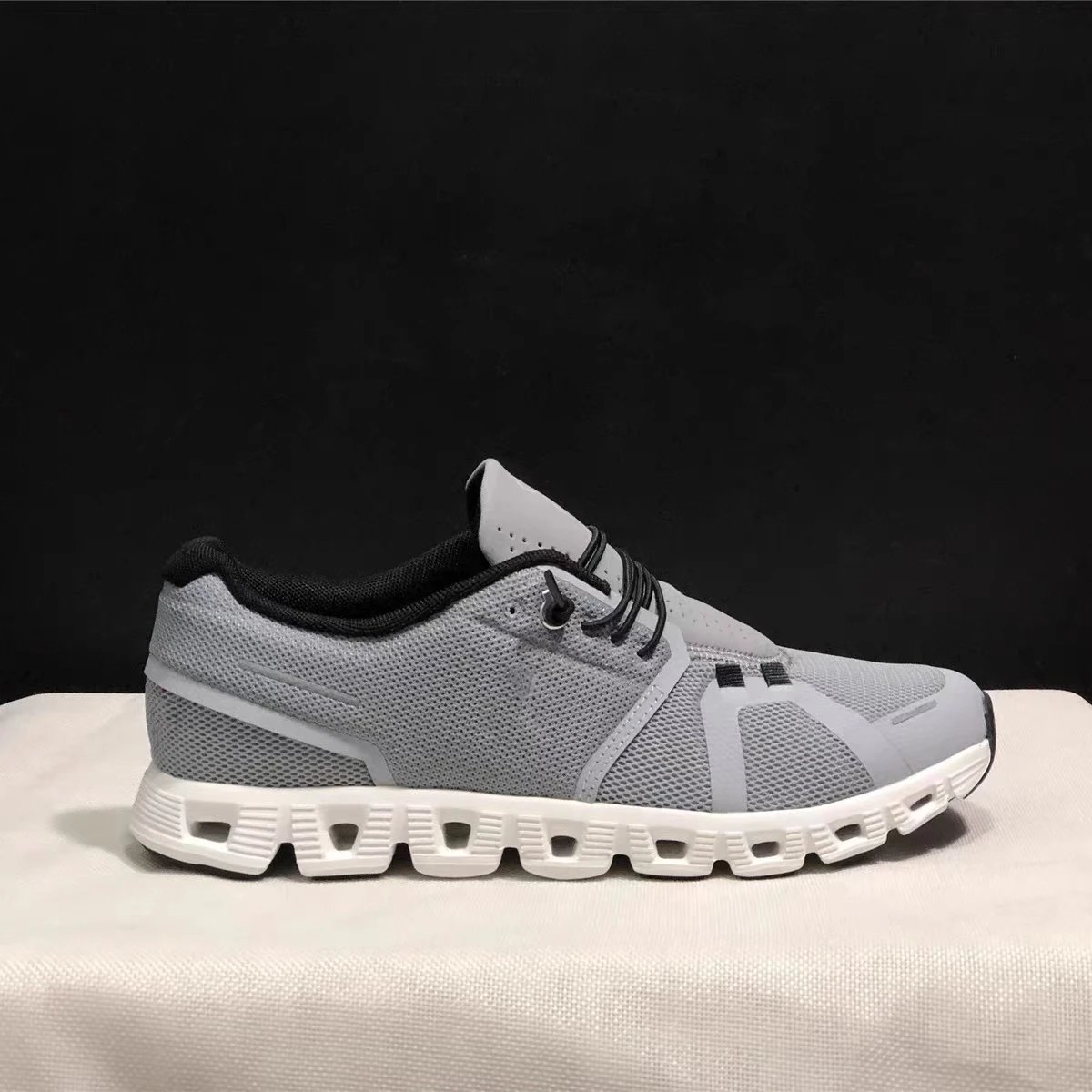 On Running Cloud 5 Waterproof