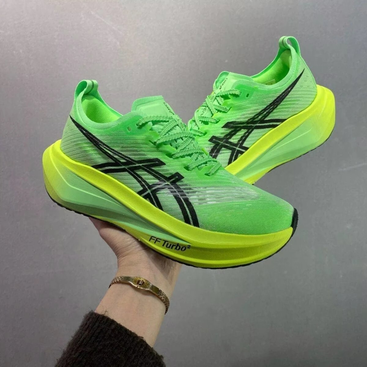 ASICS Megablast Ekiden