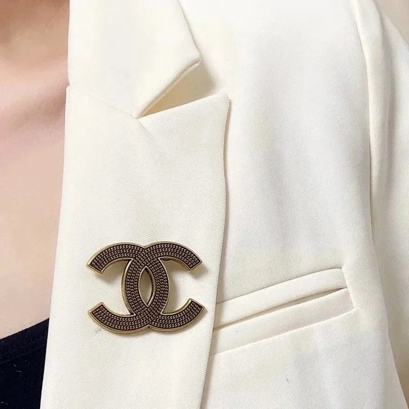 Chanel basic logo brooch