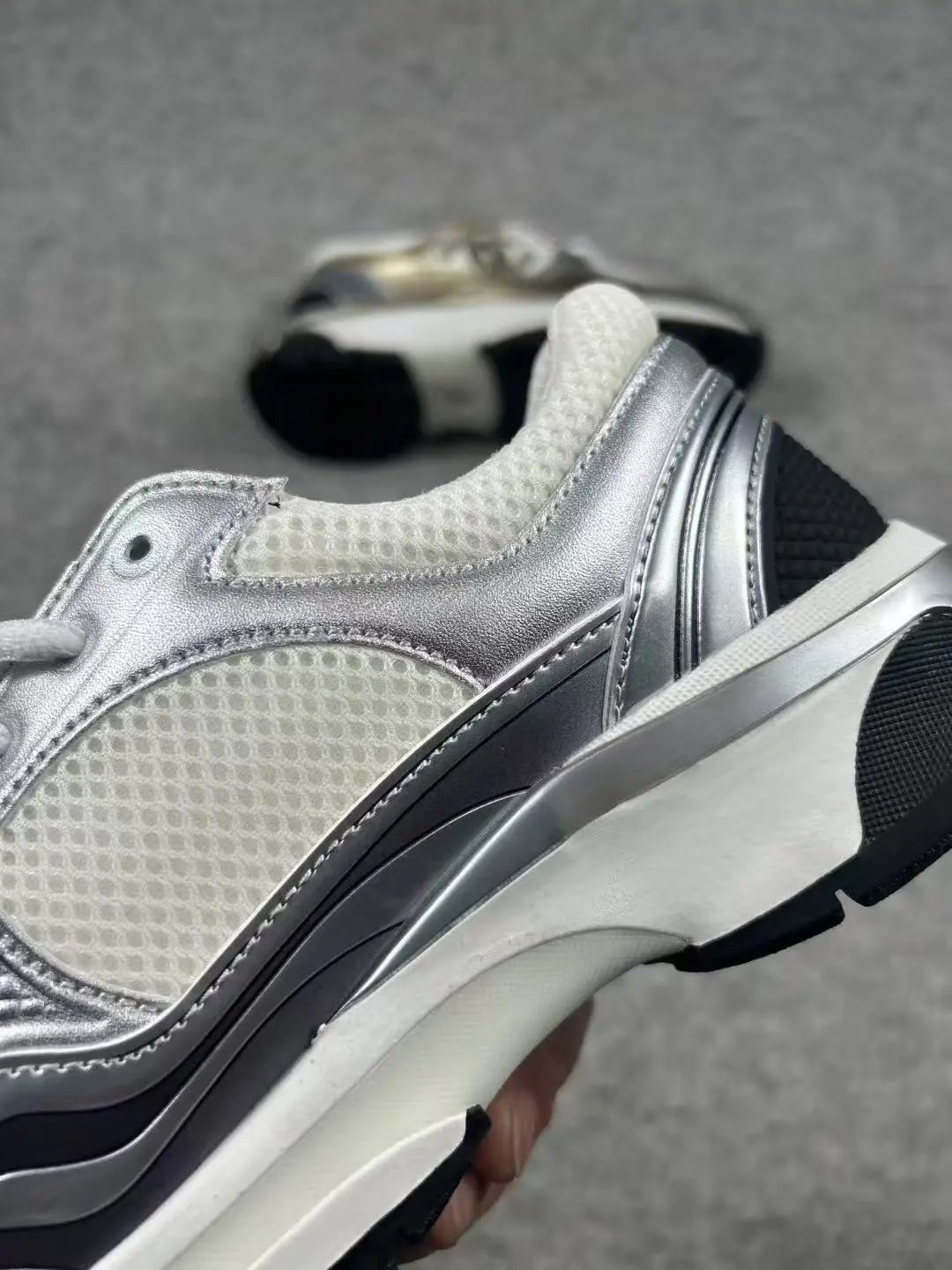 Chanel CC Logo Sneaker qc 6